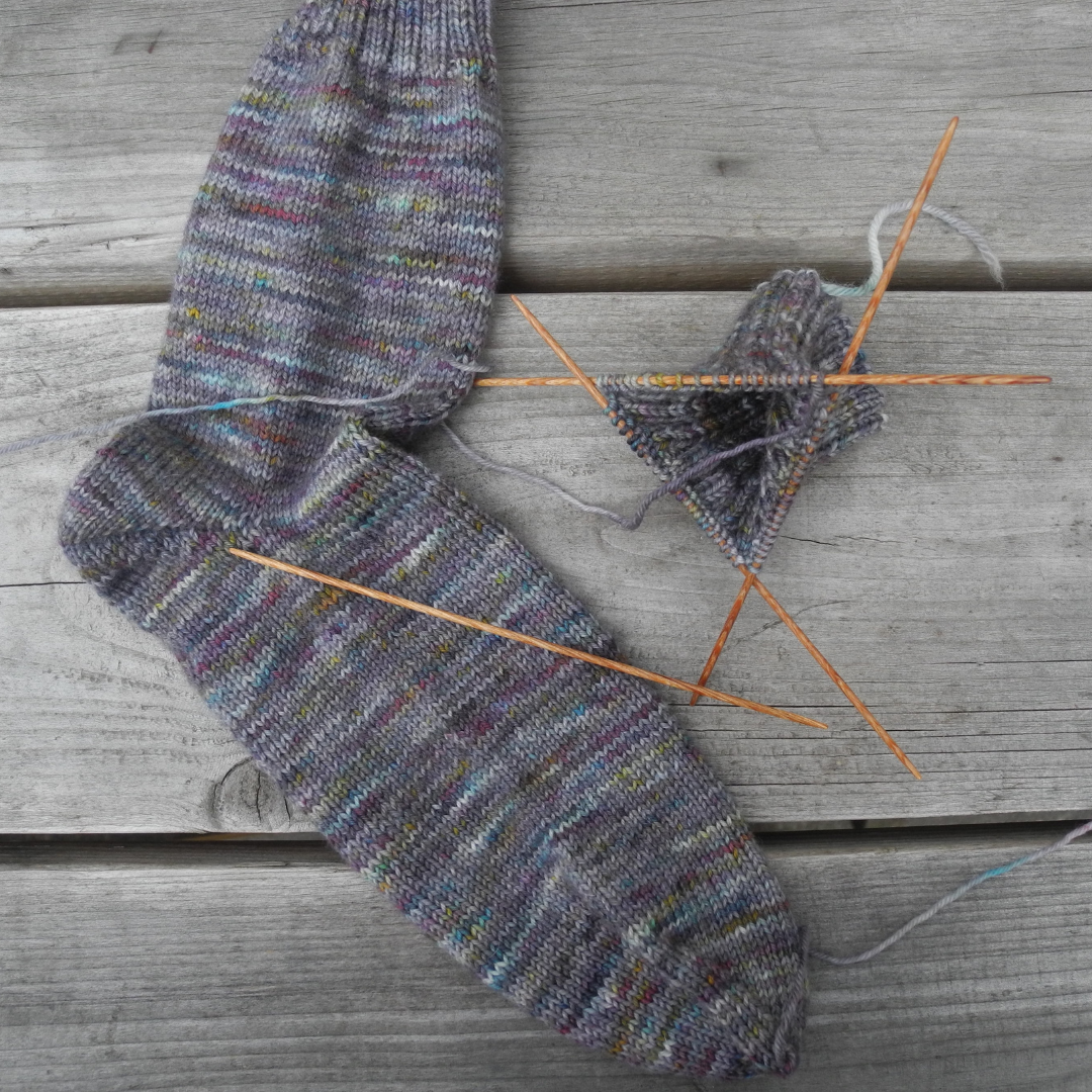How to choose the best sock knitting needles for you